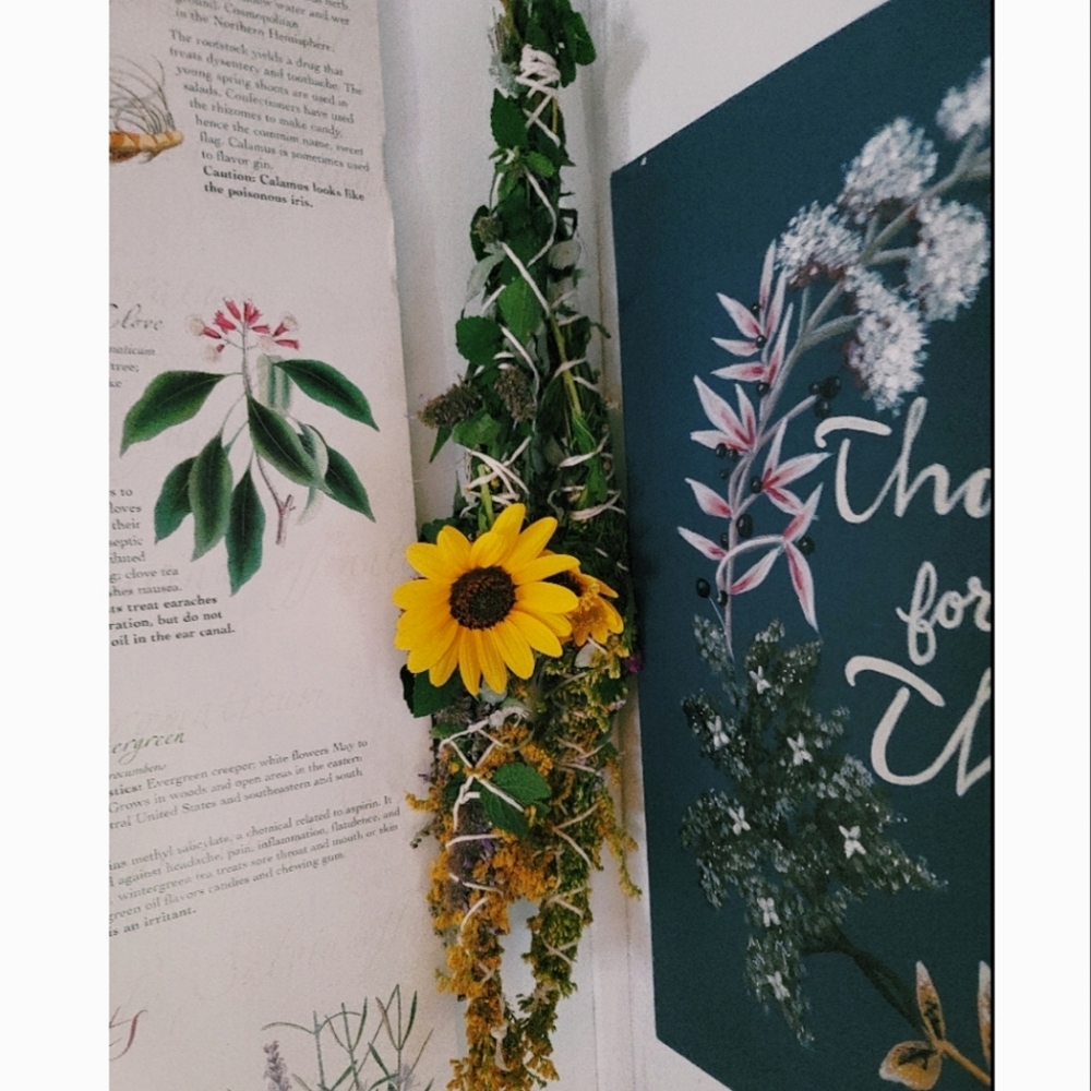 sustainably wildcrafted 🌿 herbal smudge bundles